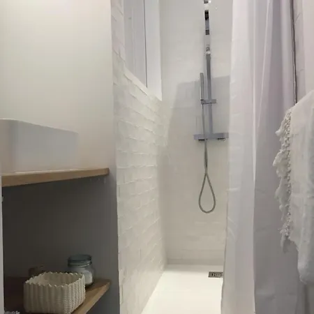 Maison L'heure Bleue 3* لانتون